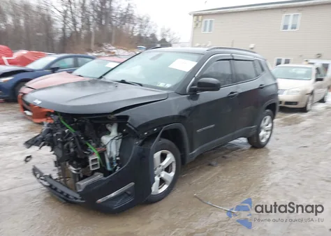 2018 Jeep Compass Latitude 4X4 z USA, uszkodzony, nr VIN 3C4NJDBB2JT434000